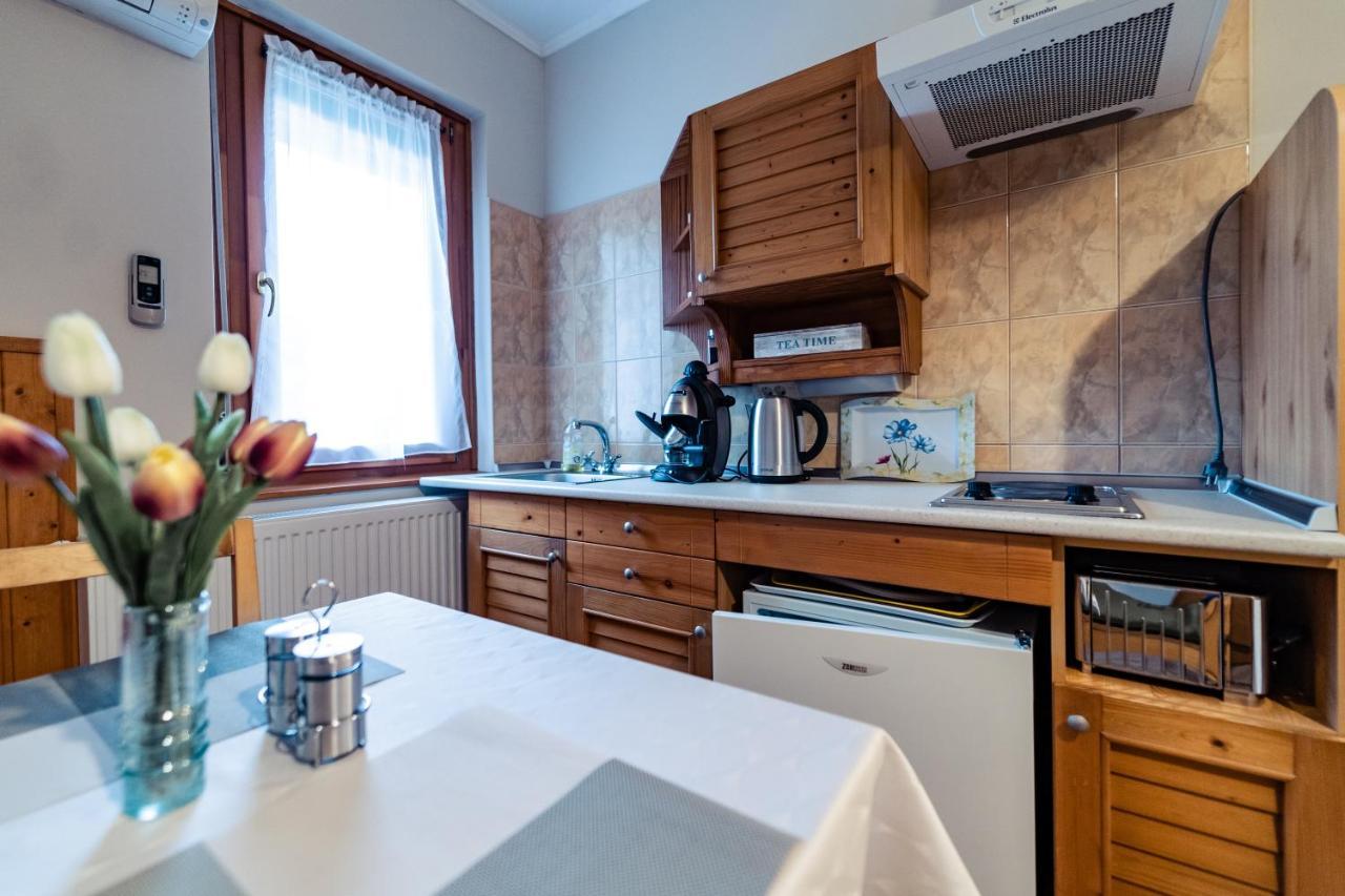Estike Apartman Gyula Buitenkant foto